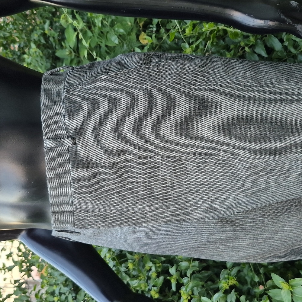Hart Schaffner & Marx Men's Vintage Gray (2) PC Classic Suit - Picture 14 of 17